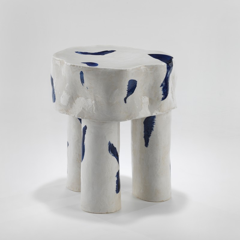 <a href="https://www.galeriegosserez.com/artistes/salomon-celine.html">Céline Salomon</a> - Owen - Tabouret Blanc & Bleu
